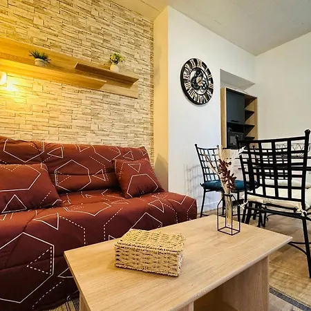 2 In The Heart Of The Residential Area Of Velpeau 公寓